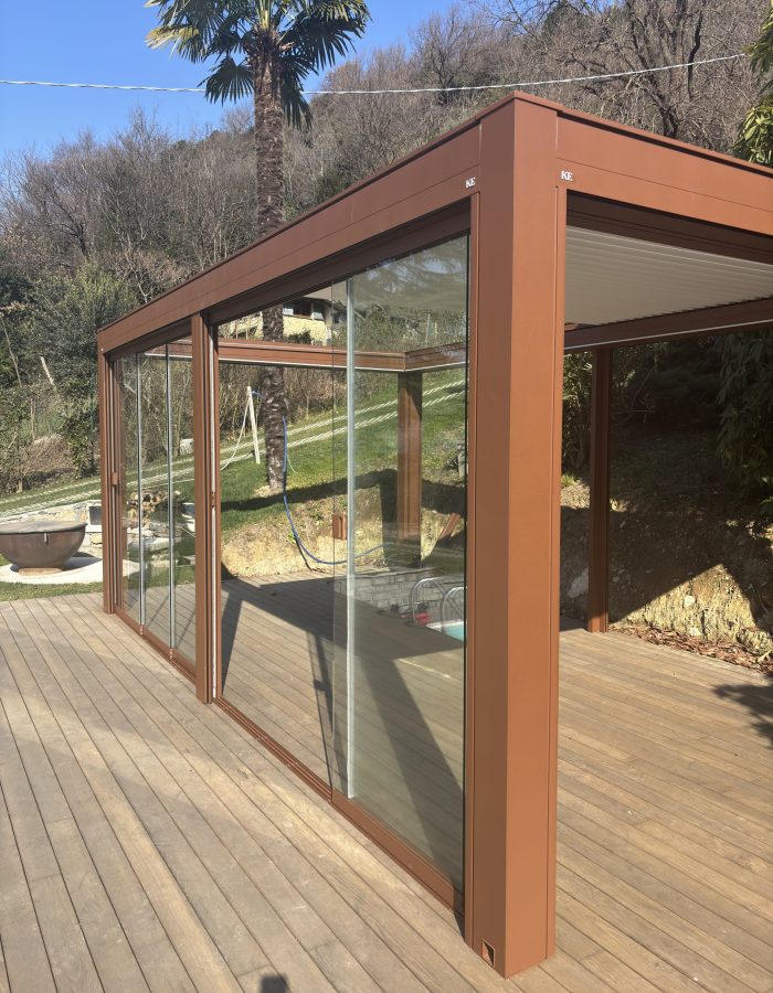 Pergola con chiusure
